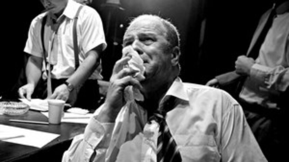 12 enorkoi – copyright Yiannis Velissaridis – Cover