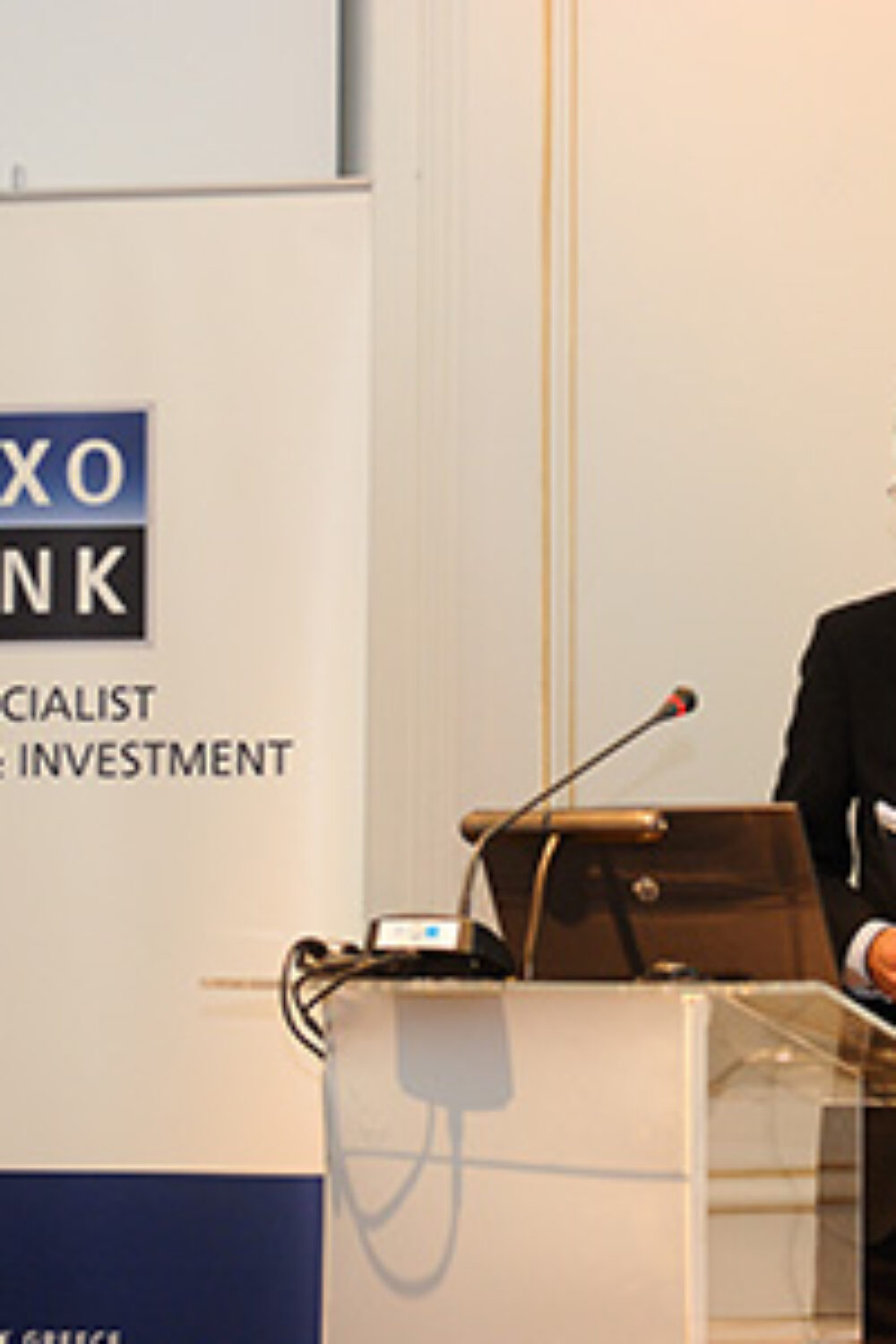 Saco Bank – Copyright Yiannis Velissaridis – Cover