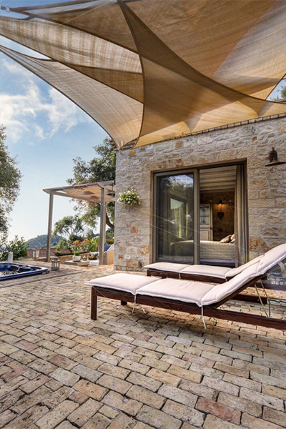 Angelo Village (49) – featured