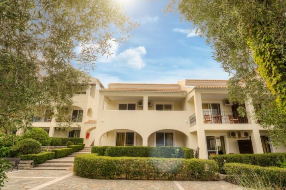 Paxos Club (8) – featured